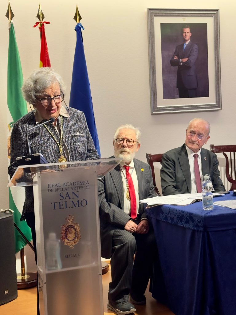 HOMENAJE A MARIA VICTORIA ATENCIA