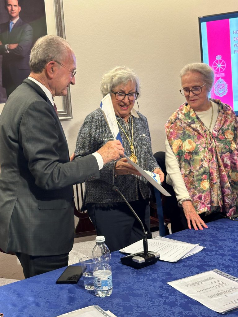 HOMENAJE A MARIA VICTORIA ATENCIA